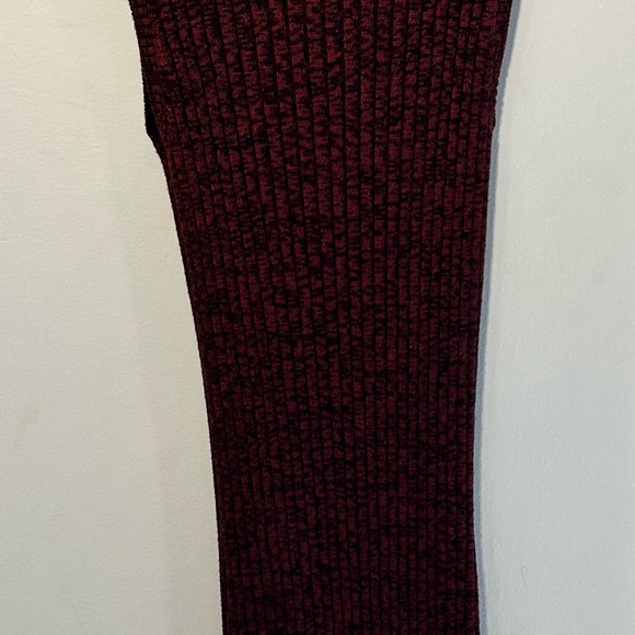 NWOT House of Harlow 1960 women’s maroon knit dress and is ankle length size XS - Picture 7 of 7